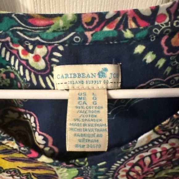 Caribbean Joe Size Large Green Paisley Women's Top, 3/4 sleeve, draw string side - Picture 2 of 4